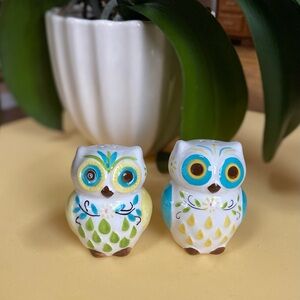 Vintage Colorful Owl Salt and Pepper Shakers
